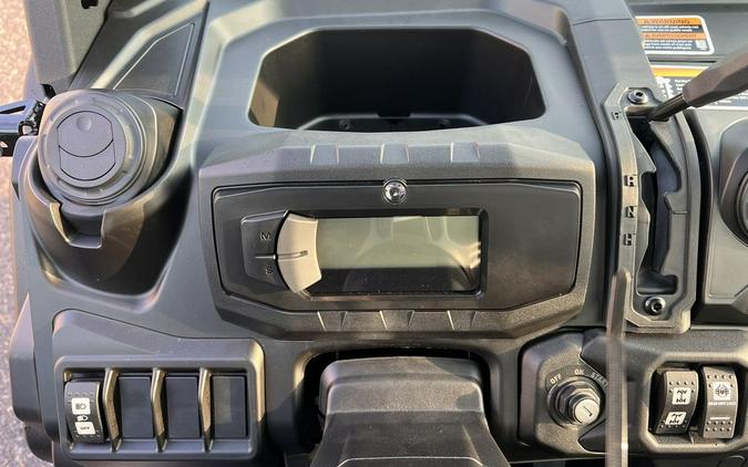 2026 Can-Am® Defender DPS CAB HD9 Compass Green