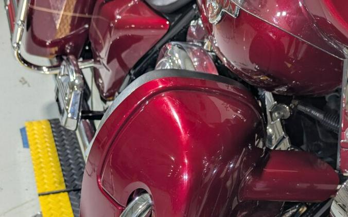 2005 Harley-Davidson® Electra Glide® Ultra Classic® Lava Red Sunglo