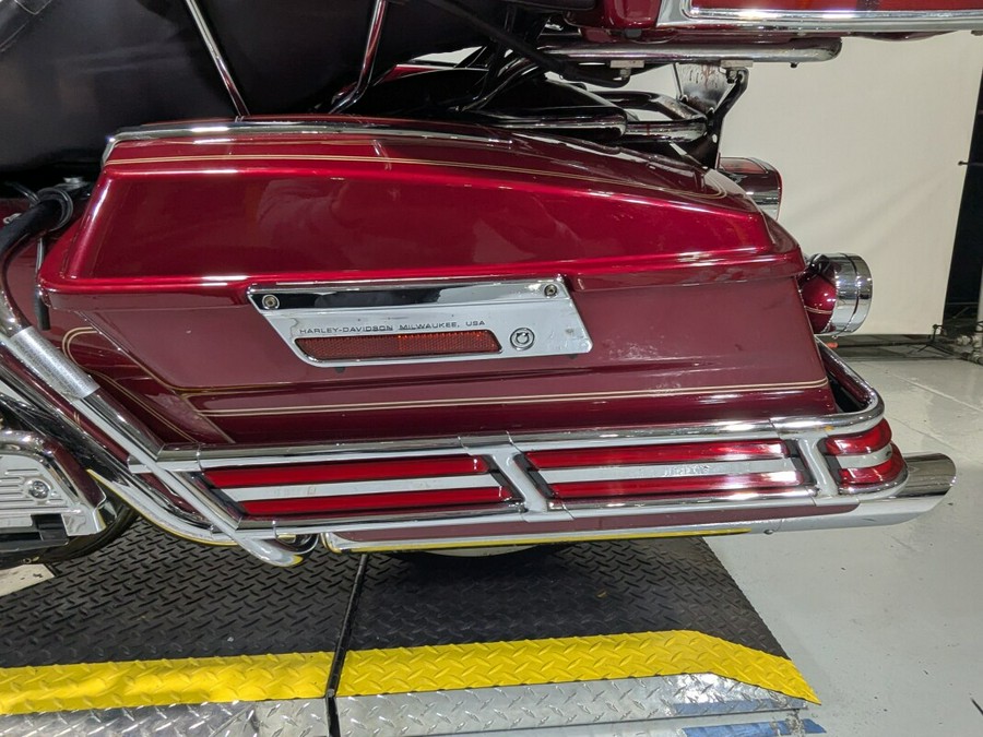 2005 Harley-Davidson® Electra Glide® Ultra Classic® Lava Red Sunglo