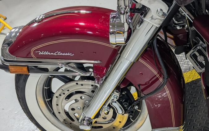 2005 Harley-Davidson® Electra Glide® Ultra Classic® Lava Red Sunglo