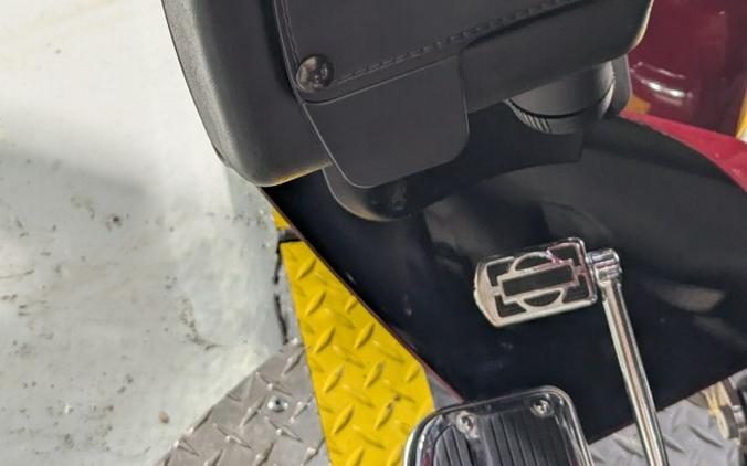 2005 Harley-Davidson® Electra Glide® Ultra Classic® Lava Red Sunglo