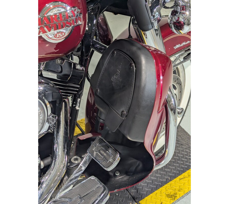 2005 Harley-Davidson® Electra Glide® Ultra Classic® Lava Red Sunglo