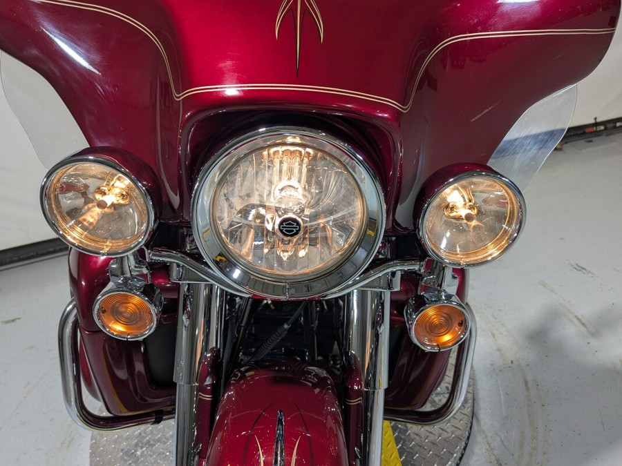 2005 Harley-Davidson® Electra Glide® Ultra Classic® Lava Red Sunglo