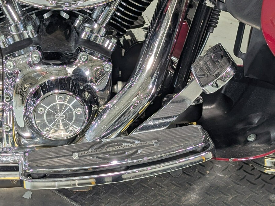 2005 Harley-Davidson® Electra Glide® Ultra Classic® Lava Red Sunglo