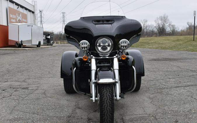 2022 Harley-Davidson Tri Glide Ultra Vivid Black