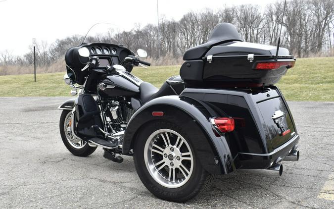 2022 Harley-Davidson Tri Glide Ultra Vivid Black