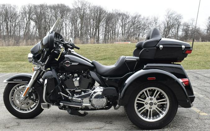 2022 Harley-Davidson Tri Glide Ultra Vivid Black