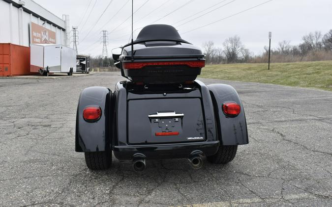 2022 Harley-Davidson Tri Glide Ultra Vivid Black
