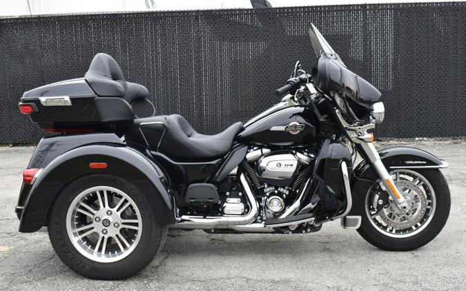 2022 Harley-Davidson Tri Glide Ultra Vivid Black