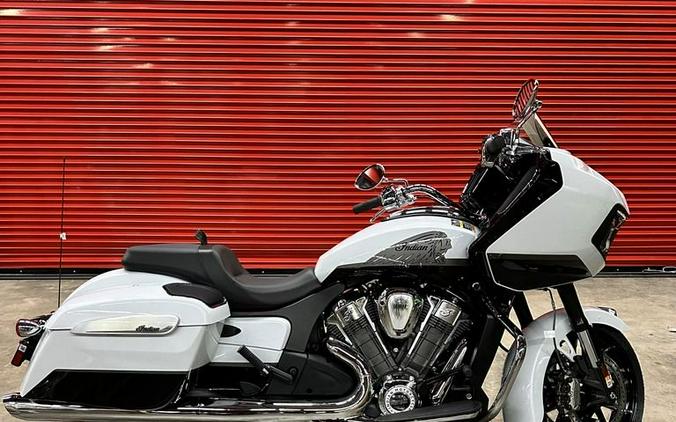 2024 Indian Motorcycle® Challenger® Limited with PowerBand Audio Package Ghost White Metallic