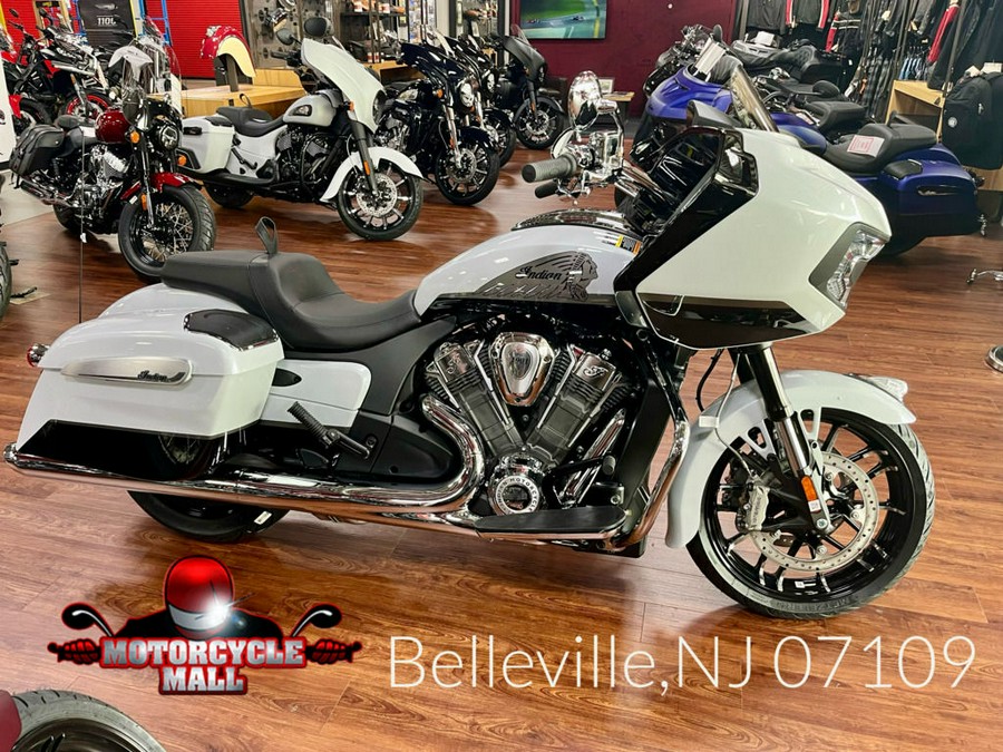 2024 Indian Motorcycle® Challenger® Limited with PowerBand Audio Package Ghost White Metallic