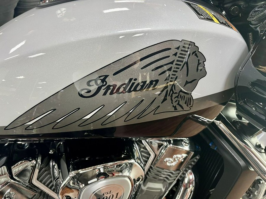 2024 Indian Motorcycle® Challenger® Limited with PowerBand Audio Package Ghost White Metallic