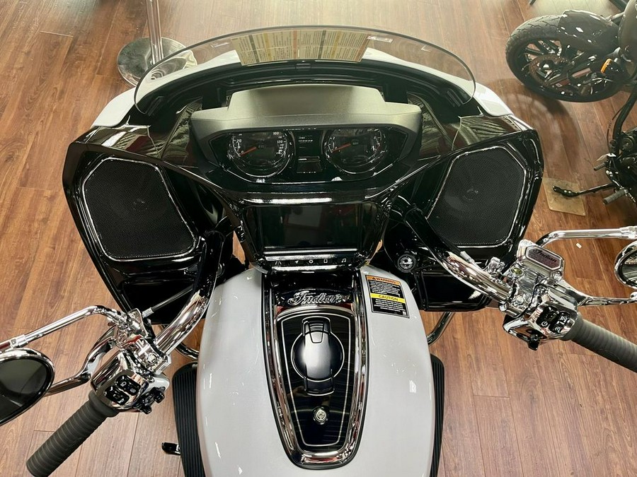 2024 Indian Motorcycle® Challenger® Limited with PowerBand Audio Package Ghost White Metallic