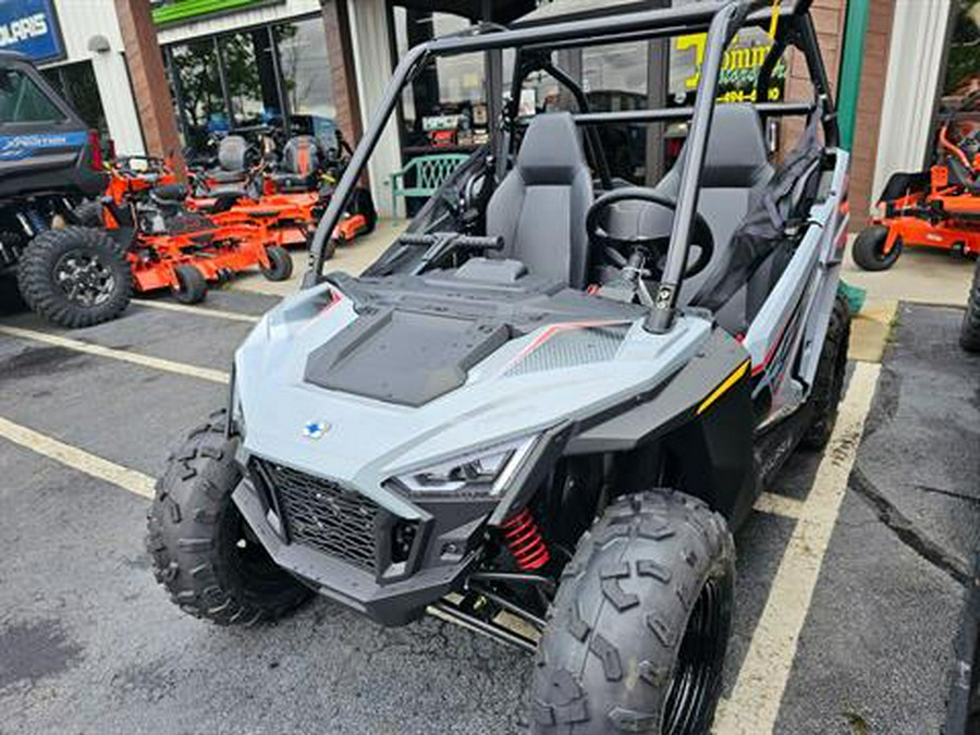 2024 Polaris RZR 200 EFI