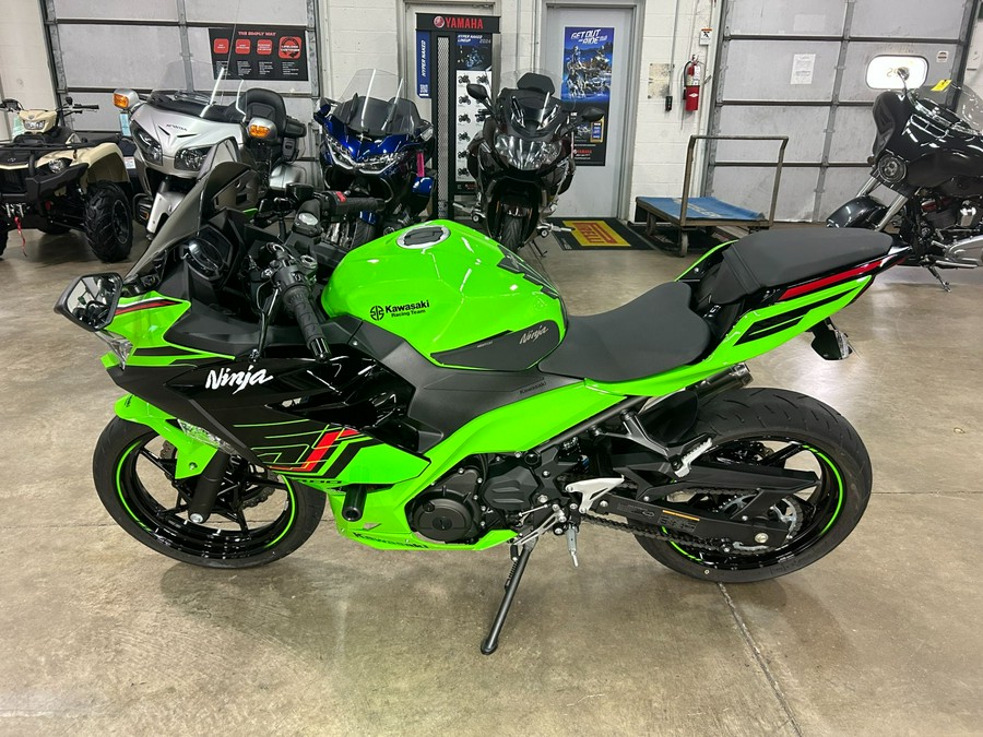 2023 Kawasaki Ninja 400 ABS KRT Edition