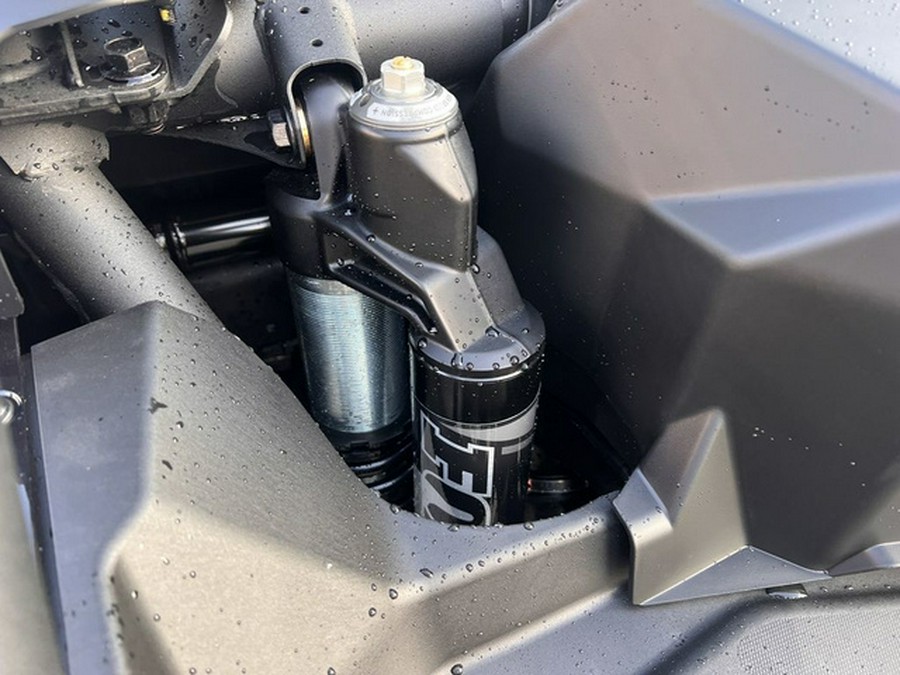 2026 Can-Am Maverick X3 MAX X Ds Turbo RR Triple Black_7.6 In.