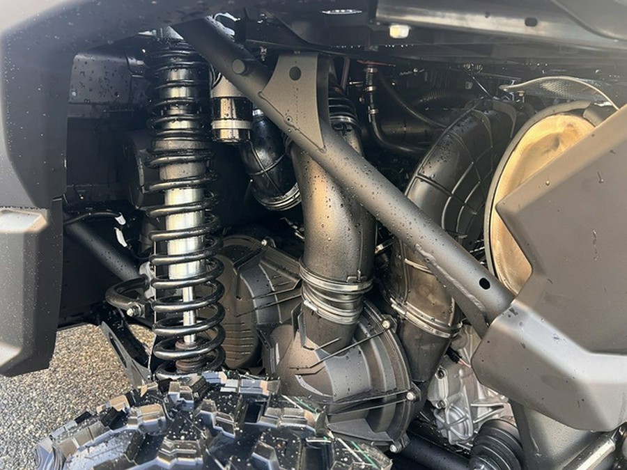 2026 Can-Am Maverick X3 MAX X Ds Turbo RR Triple Black_7.6 In.