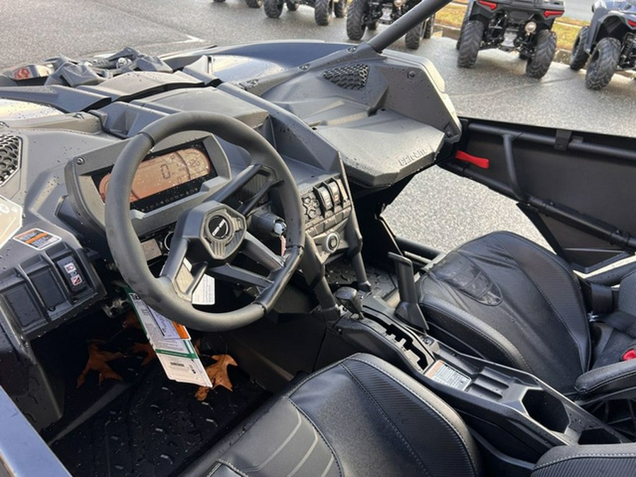 2026 Can-Am Maverick X3 MAX X Ds Turbo RR Triple Black_7.6 In.