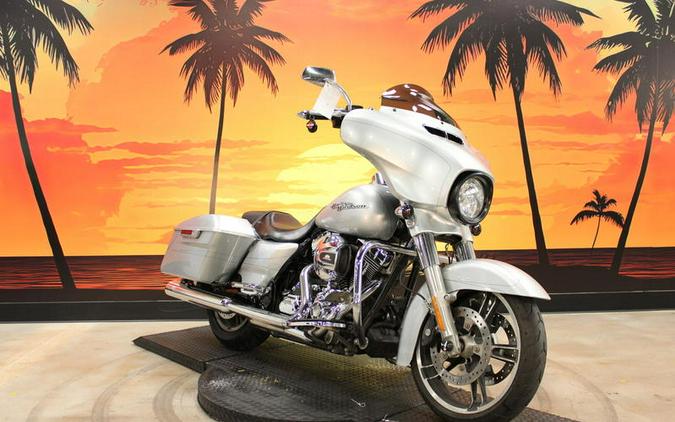 2015 Harley-Davidson® FLHXS - Street Glide® Special