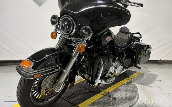 2010 Harley-Davidson® Electra Glide® Ultra Classic® Vivid Black