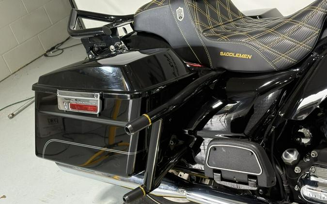 2010 Harley-Davidson® Electra Glide® Ultra Classic® Vivid Black