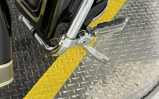 2010 Harley-Davidson® Electra Glide® Ultra Classic® Vivid Black