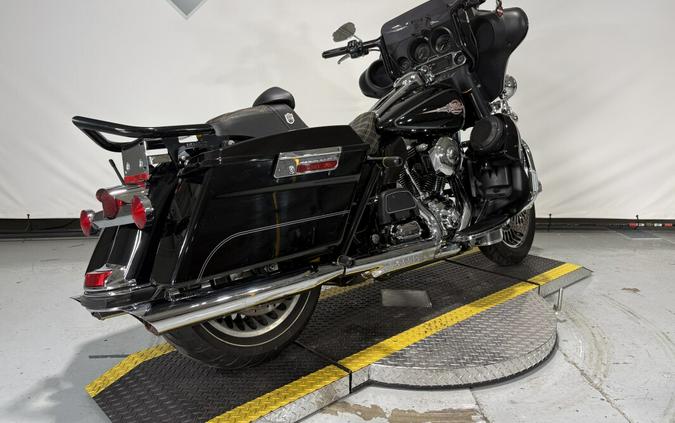 2010 Harley-Davidson® Electra Glide® Ultra Classic® Vivid Black