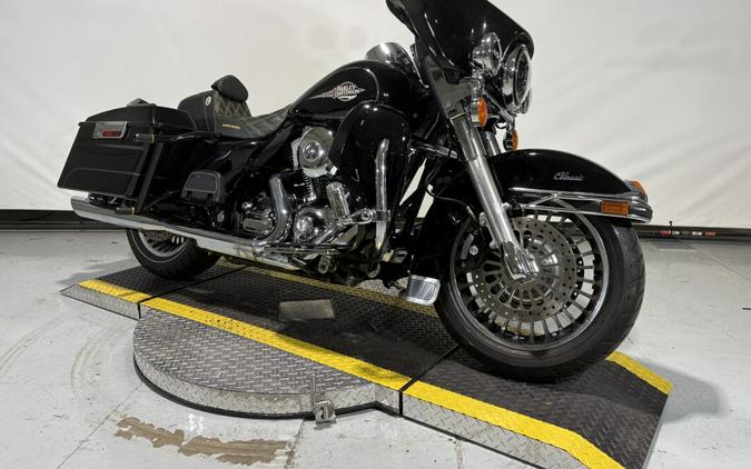 2010 Harley-Davidson® Electra Glide® Ultra Classic® Vivid Black