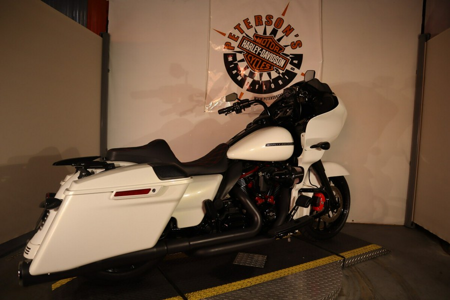 2018 Harley-Davidson Road Glide Special White Sand Pearl - Black Finish