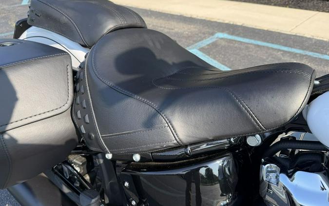 2025 Harley-Davidson® FLHC - Heritage Classic