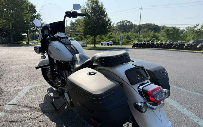 2025 Harley-Davidson® FLHC - Heritage Classic