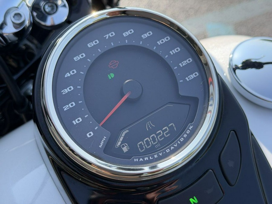 2025 Harley-Davidson® FLHC - Heritage Classic