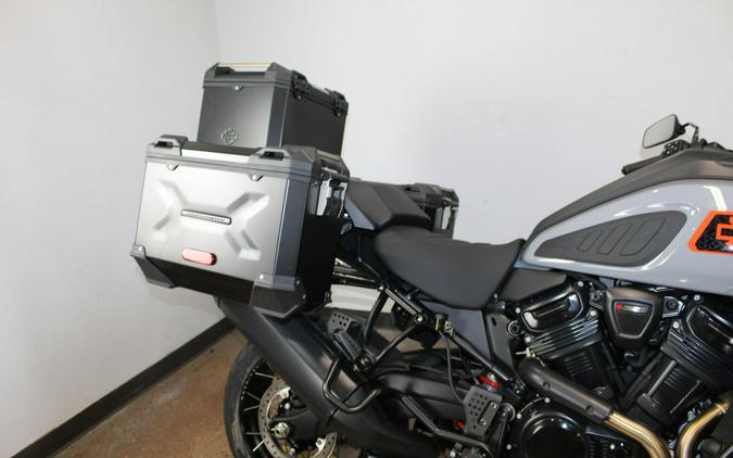2026 Harley-Davidson® Pan America 1250 Limited Dark Billiard Gray