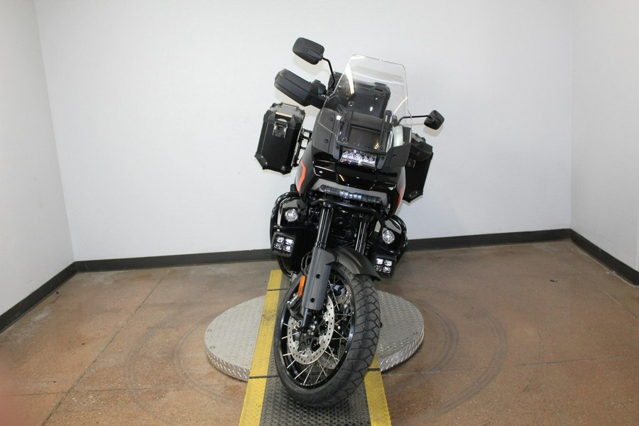 2026 Harley-Davidson® Pan America 1250 Limited Dark Billiard Gray