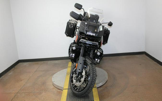 2026 Harley-Davidson® Pan America 1250 Limited Dark Billiard Gray