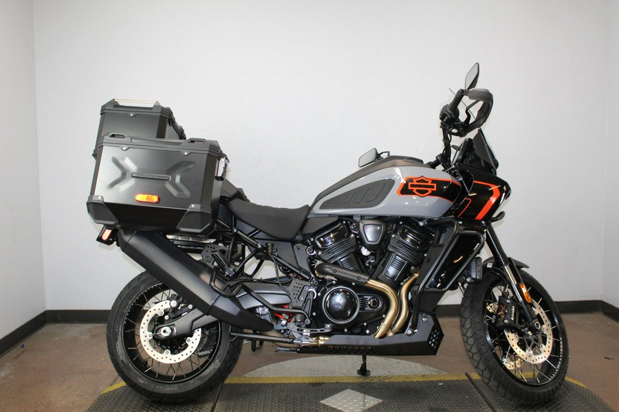 2026 Harley-Davidson® Pan America 1250 Limited Dark Billiard Gray