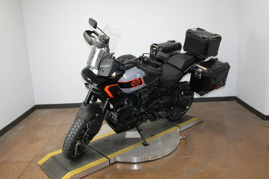 2026 Harley-Davidson® Pan America 1250 Limited Dark Billiard Gray