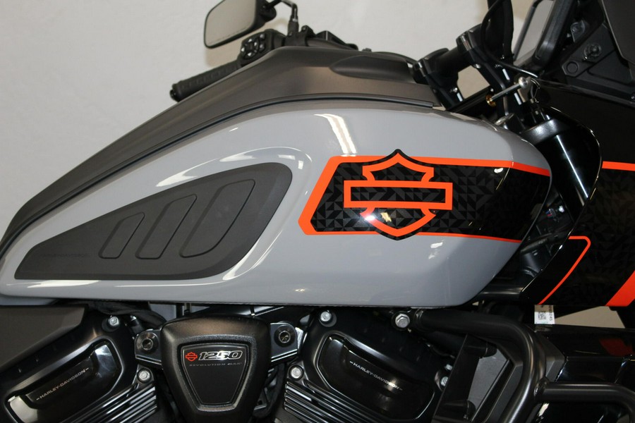 2026 Harley-Davidson® Pan America 1250 Limited Dark Billiard Gray