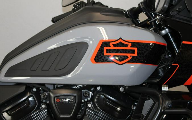 2026 Harley-Davidson® Pan America 1250 Limited Dark Billiard Gray