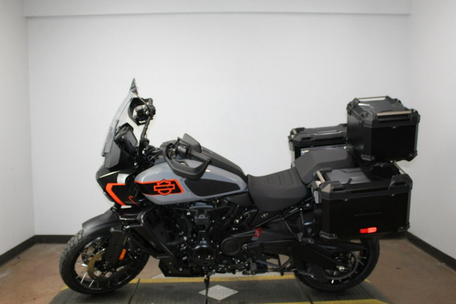 2026 Harley-Davidson® Pan America 1250 Limited Dark Billiard Gray