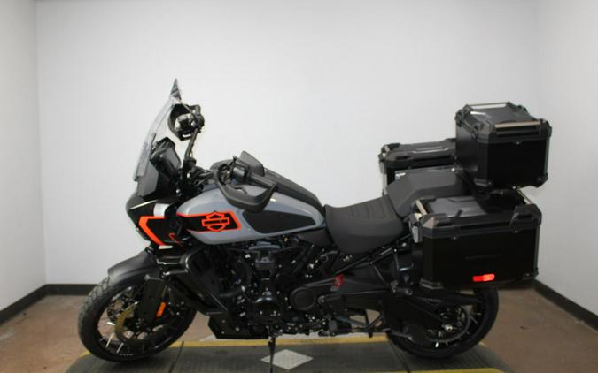 2026 Harley-Davidson® Pan America 1250 Limited Dark Billiard Gray