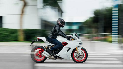 2020 Ducati SuperSport S Touring Review | Filling the Gap