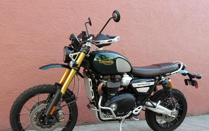 2022 Triumph Scrambler 1200 Steve McQueen Edition Competition Green