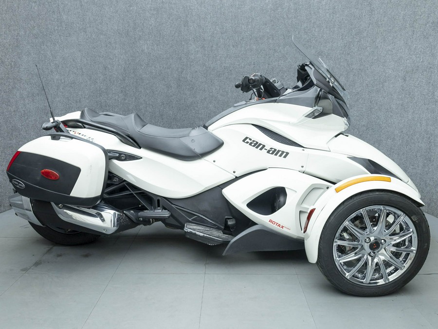 2013 CAN-AM SPYDER ST LIMITED TRIKE W/ABS