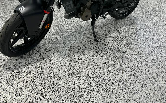 2024 Husqvarna Vitpilen 401