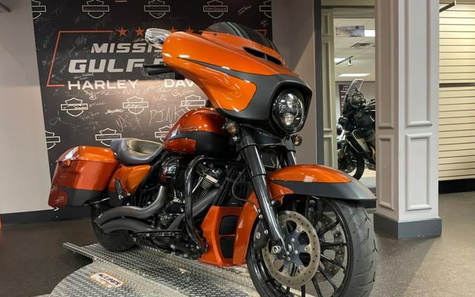 FLHXS 2019 Street Glide® Special