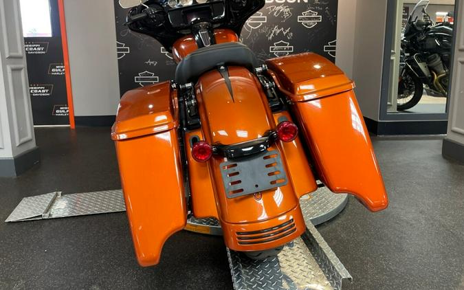 FLHXS 2019 Street Glide® Special