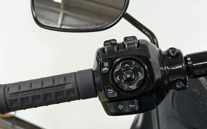 2025 Harley-Davidson Road Glide® Vivid Black