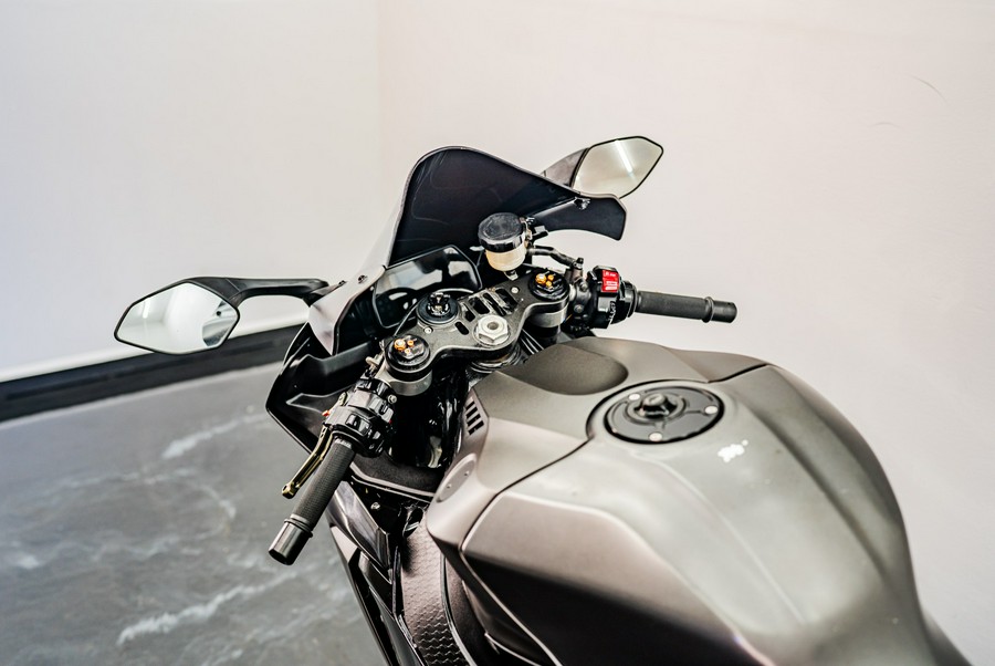 2015 Yamaha Motor Corp., USA YZF-R1