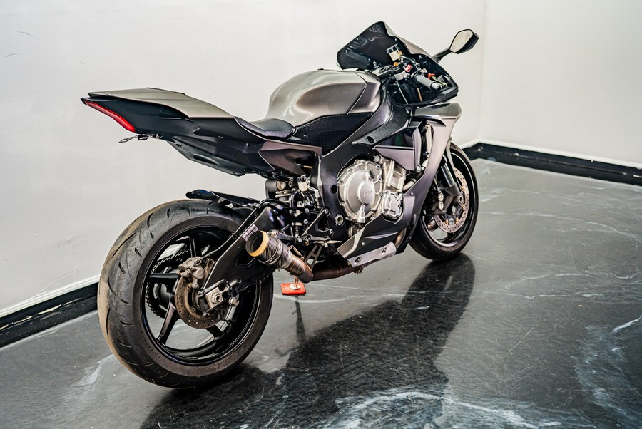2015 Yamaha Motor Corp., USA YZF-R1